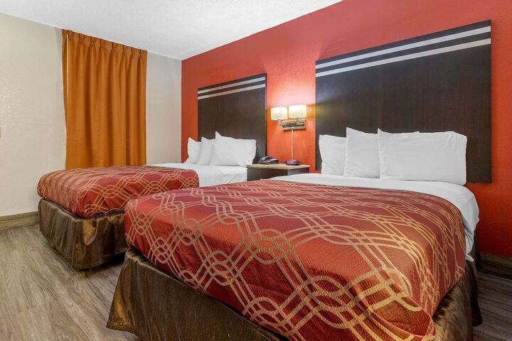 2 Double Beds (4 of 17)