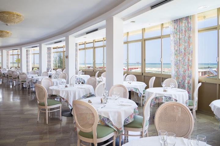 Dining Photos
