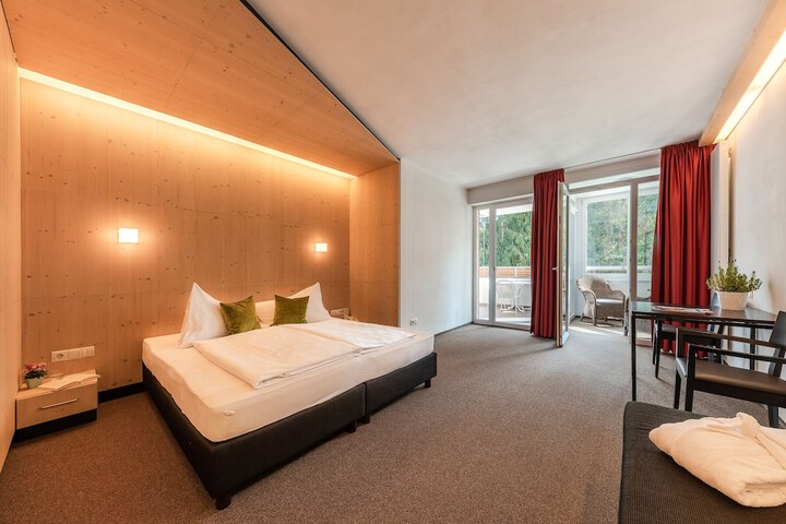 Room 8 of 32