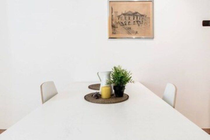 Room 6 of 15