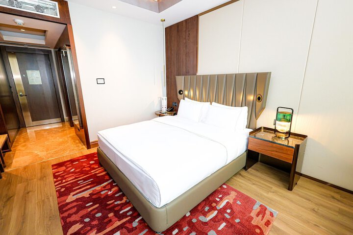 Room 36 of 132