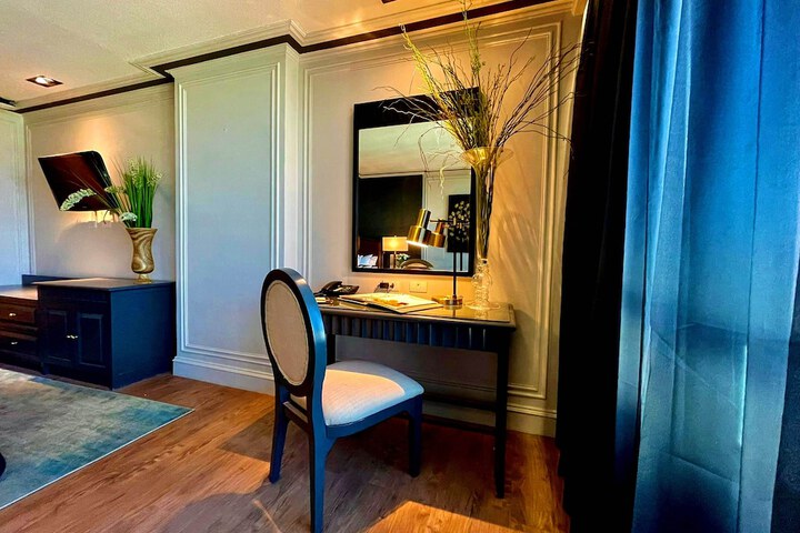 Room 4 of 41