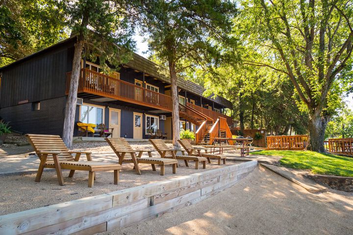 Hotel View 122 of 125