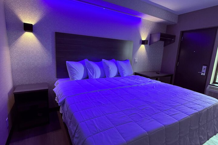 Room 1 of 6