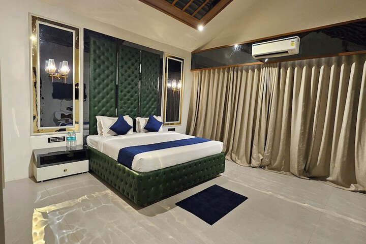 Room 34 of 63