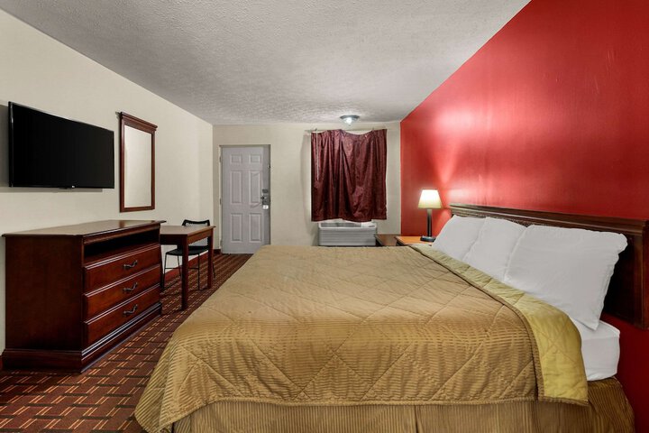 1 King Bed (13 of 17)
