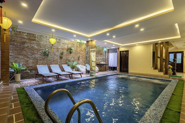 Pool 38 of 52