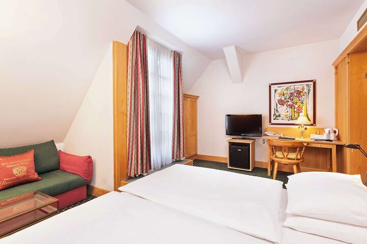 Room 15 of 74