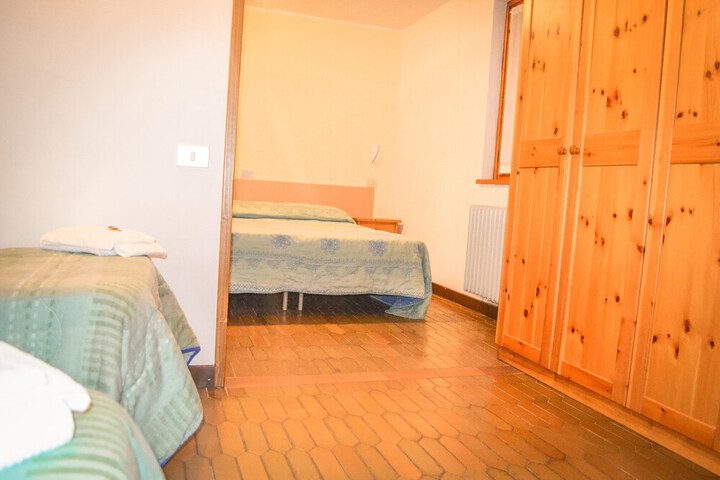 Room 33 of 94