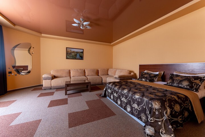 Room 19 of 53