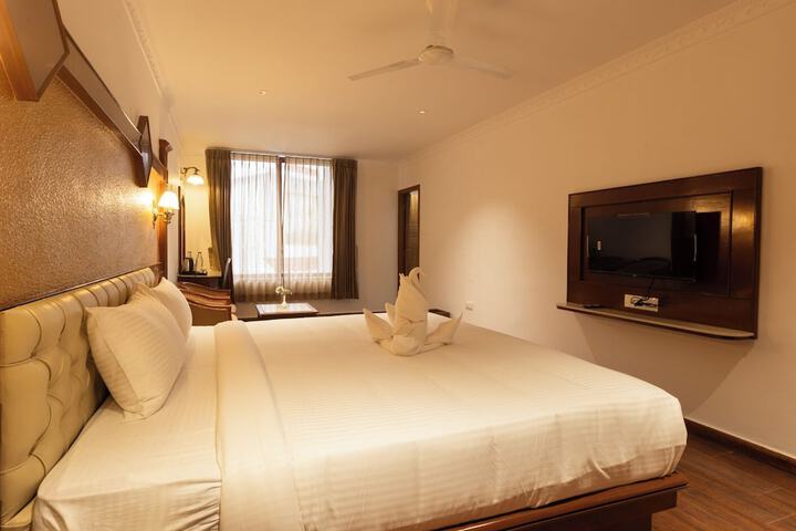 Room 8 of 20
