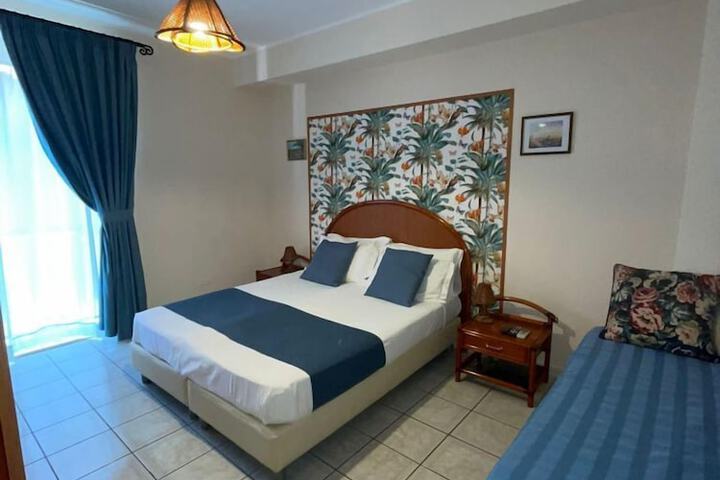 Room 4 of 13