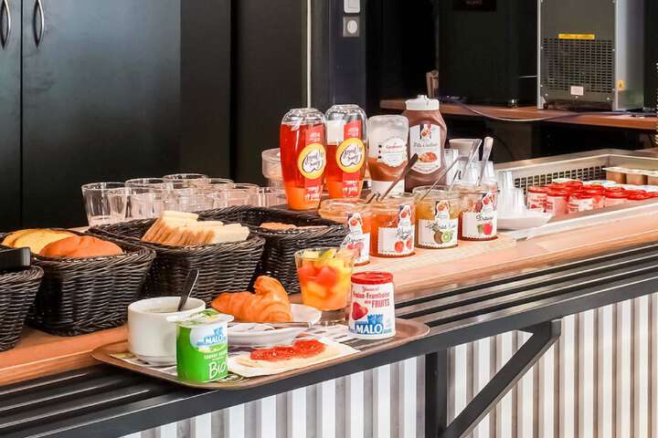Breakfast buffet