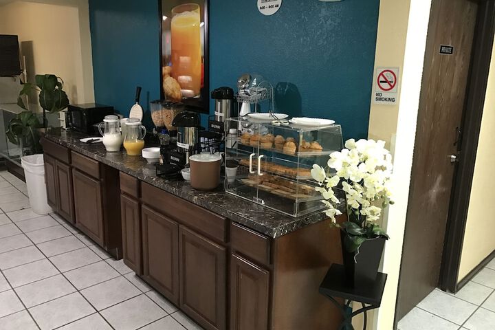 Breakfast/Coffee Service 27 of 31