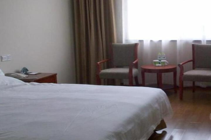 Room 2 of 7