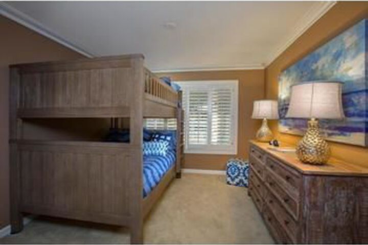 Room 30 of 103