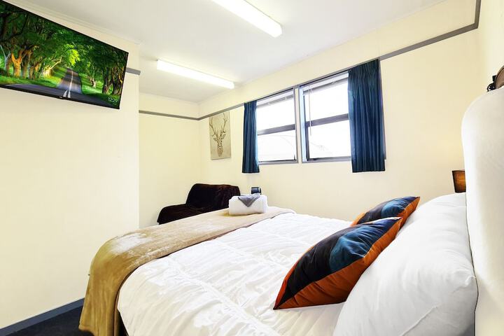Room 15 of 28