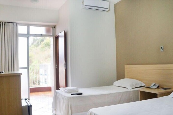 Room 9 of 27