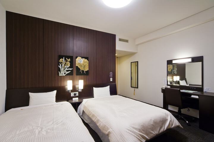 Room 5 of 29
