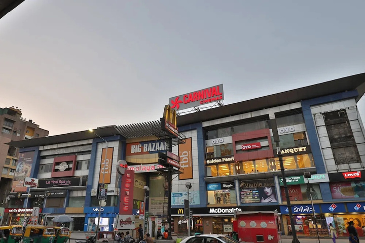 Photo of OYO FLAGSHIP 24008 HIMALAYA A