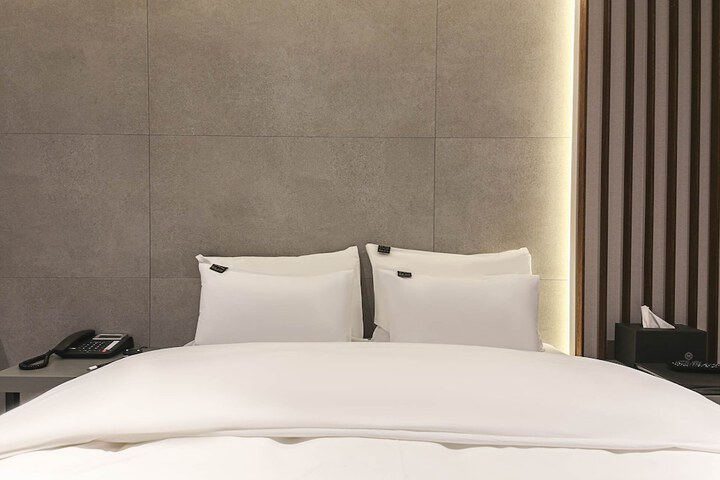Room 4 of 29