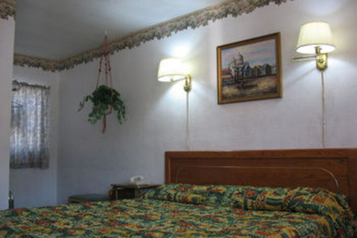 Room 4 of 26