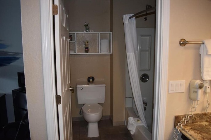 Room 16 of 26