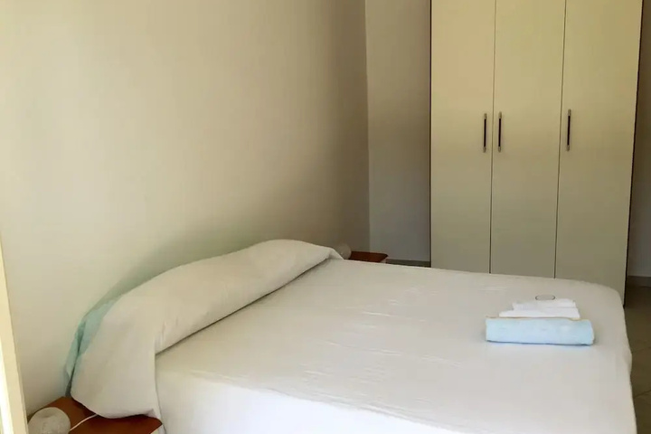 Room 3 of 10