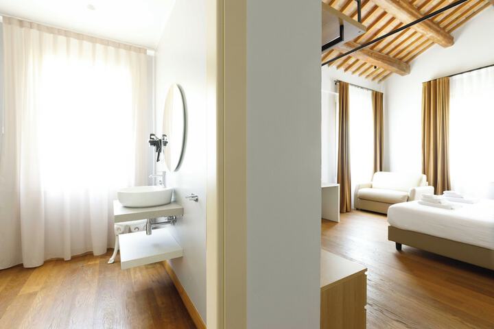 Room 10 of 89