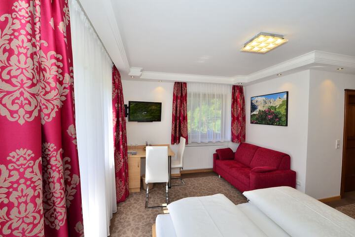 Room 7 of 36