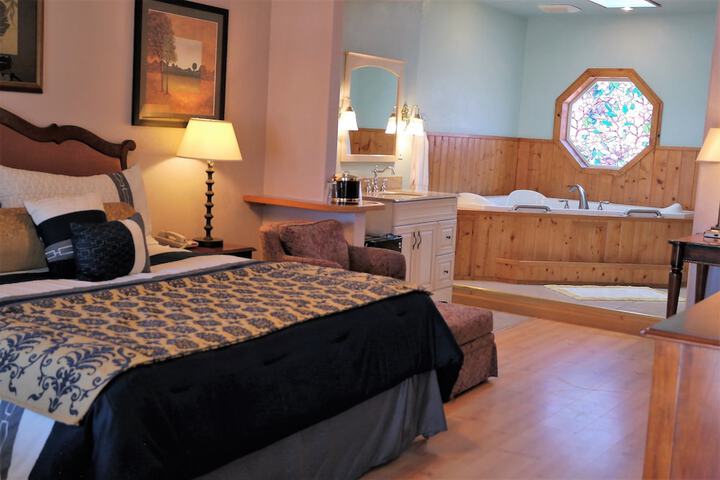 Standard | King Bed (6 of 12)