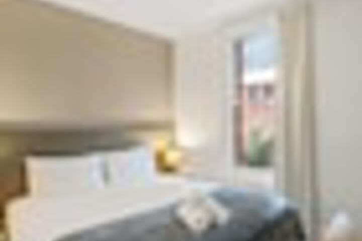 Room 38 of 318