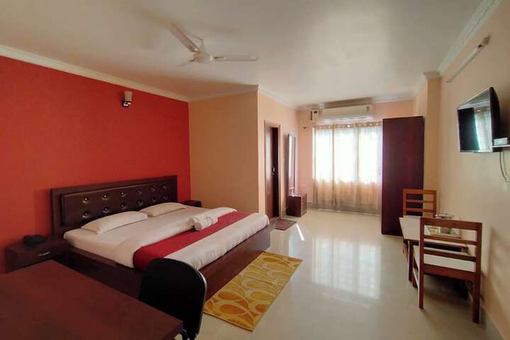 Room 3 of 12