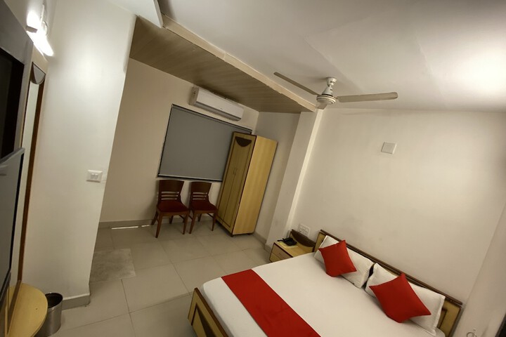 Room 28 of 52