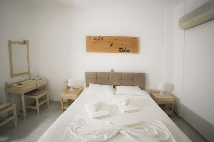 Room 9 of 73