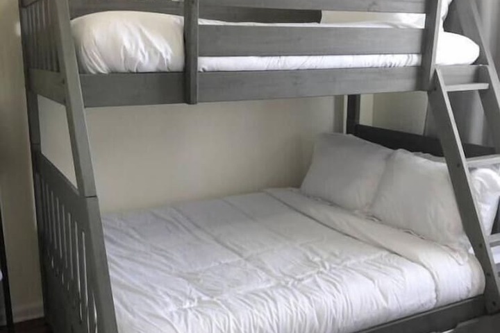 Room 9 of 26