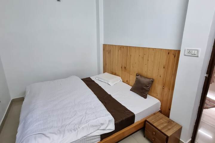 Room 3 of 17