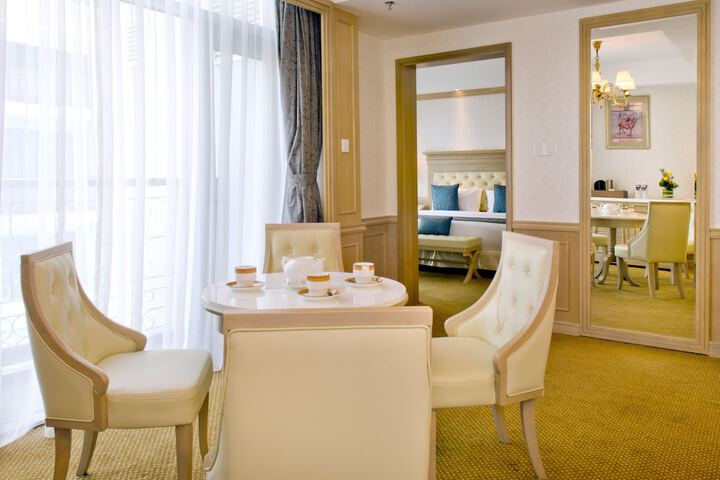 Room 42 of 98