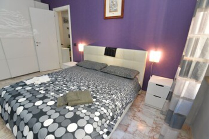 Room 8 of 18