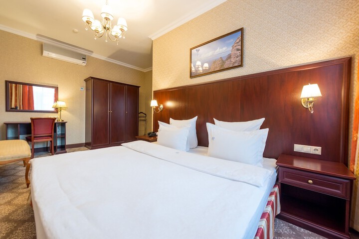 Room 26 of 54