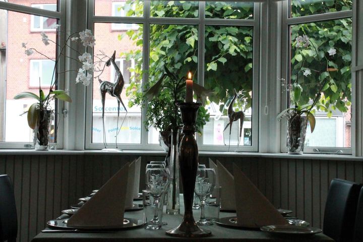 Dining 44 of 57
