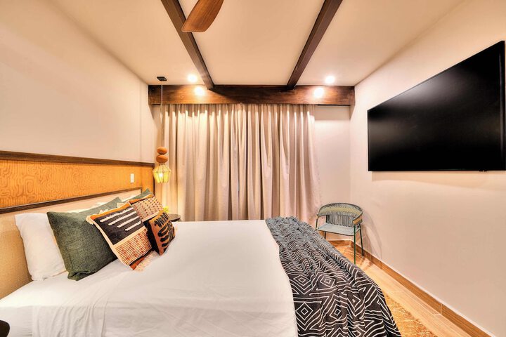 Room 15 of 120