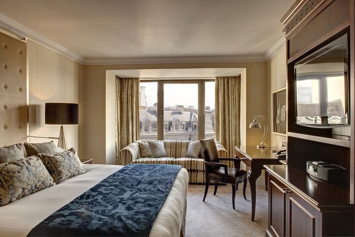 Room 19 of 230
