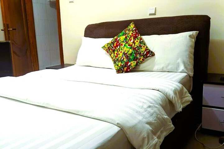 Room 17 of 39