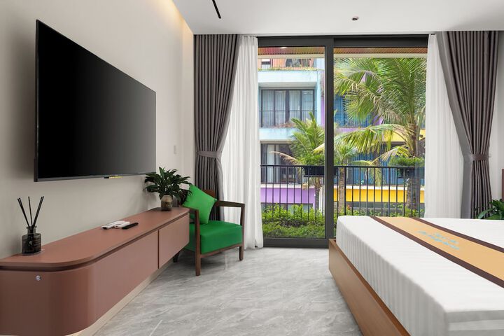 Room 13 of 51