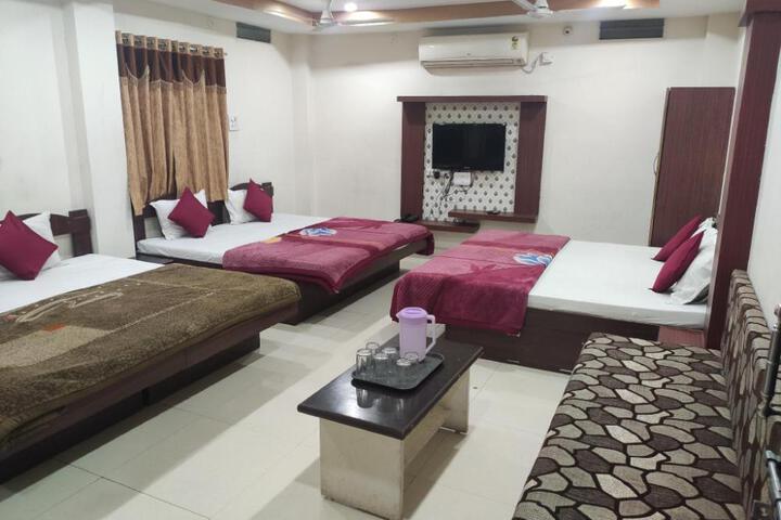 Hotel Vrandavan Palace Near Mahakal Temple Ujjain