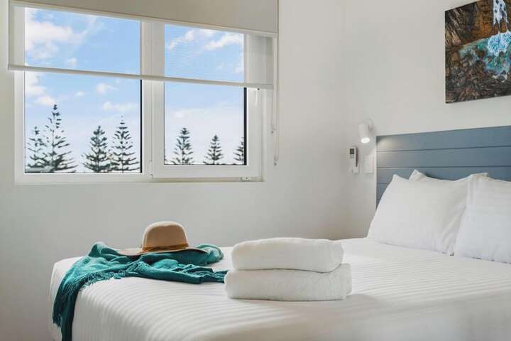 Room 15 of 100