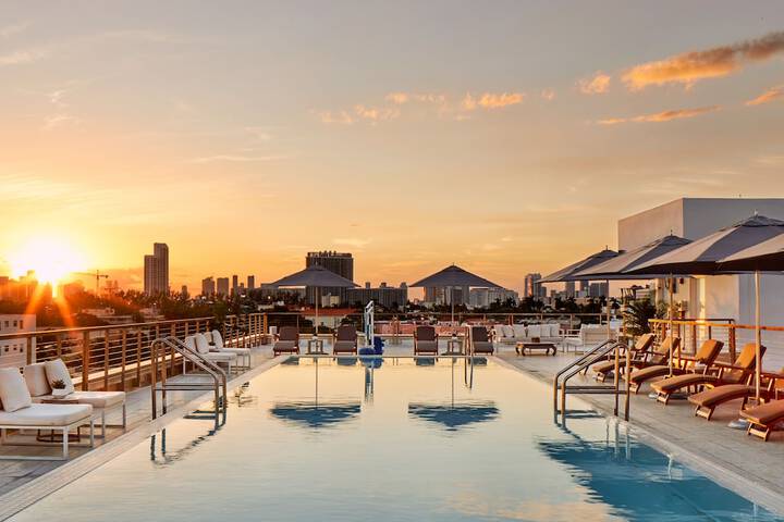 Rooftop pool