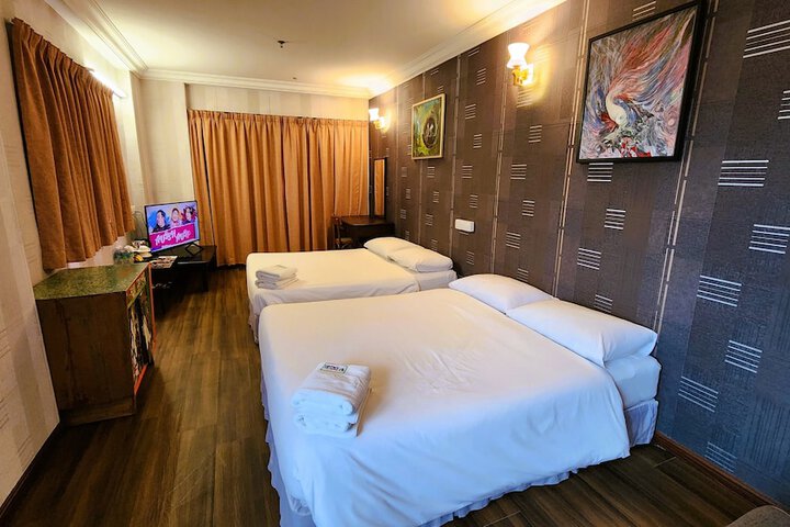 Room 12 of 82