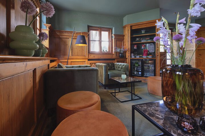 Lobby Entry